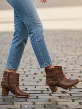 ELF Camel Wanderer Boho Style Handmade Leather Western Boots Size 8